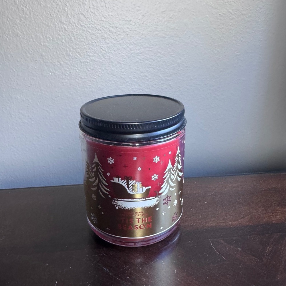 Bath & Body Works White Barn Tis The Season 7oz Single Wick Candle Red Mason Jar